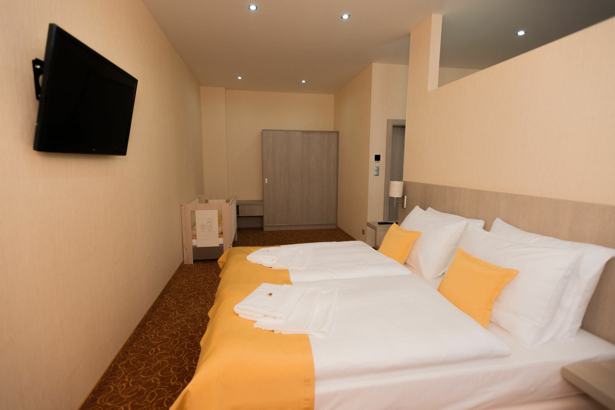 Kosice Hotel Exterior photo